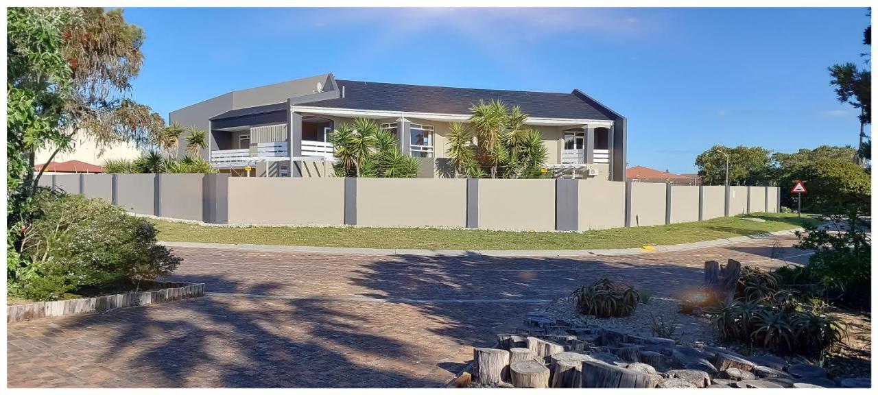 Beachwood Inn Melkbosstrand ケープタウン エクステリア 写真
