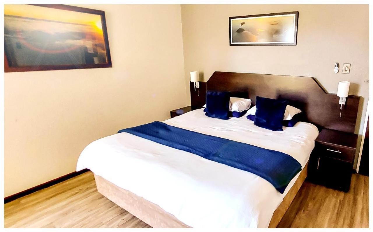 Beachwood Inn Melkbosstrand ケープタウン エクステリア 写真